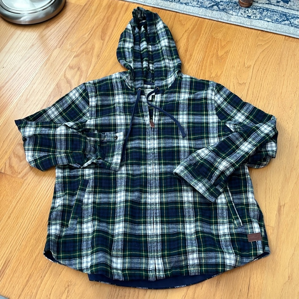 L.L. Bean Scotch plaid flannel shirt relaxed fit hooded M Petite dress Gordon